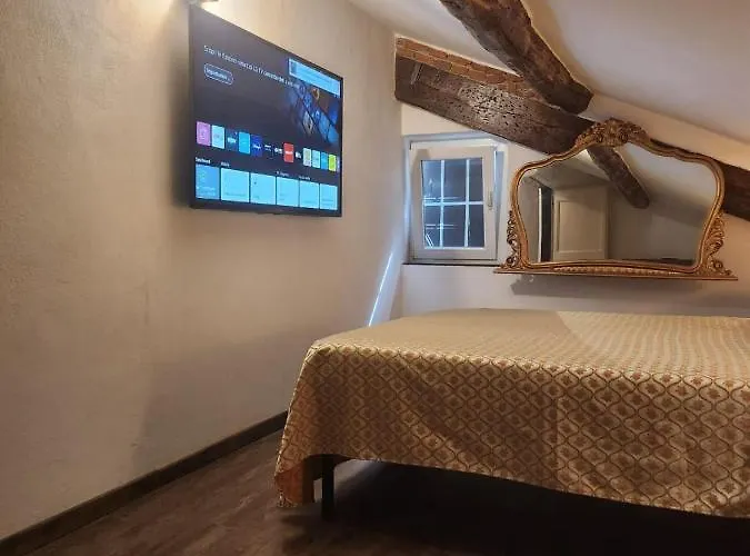 아파트 Roby House